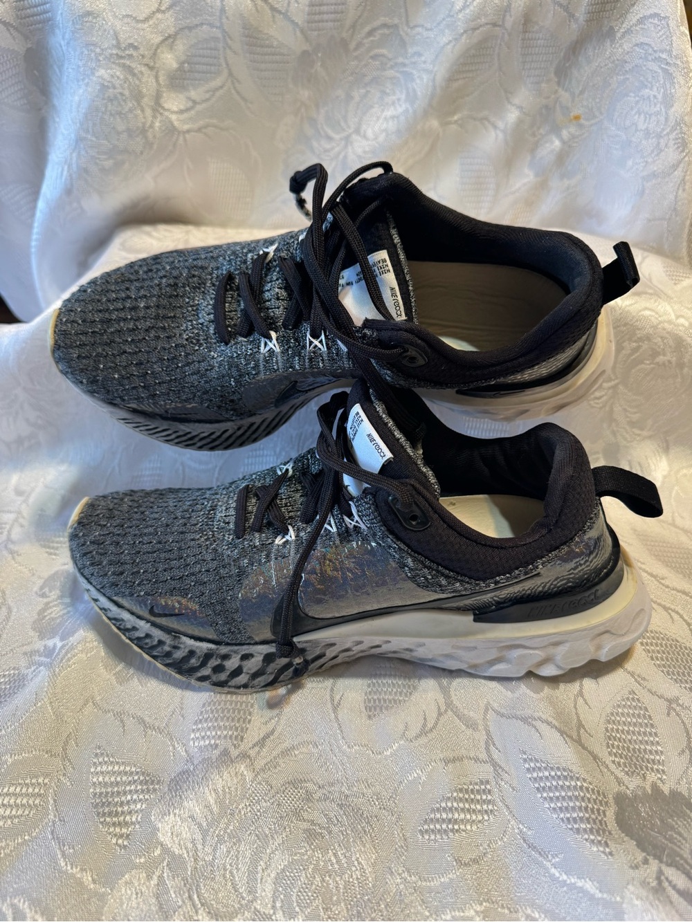Size 8.5- Nike React Infinity Run Flyknit 3 Premium Black Zebra Iridescent W